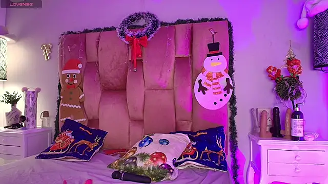 SweetBonniie online show from December 17, 2025, 11:38 am