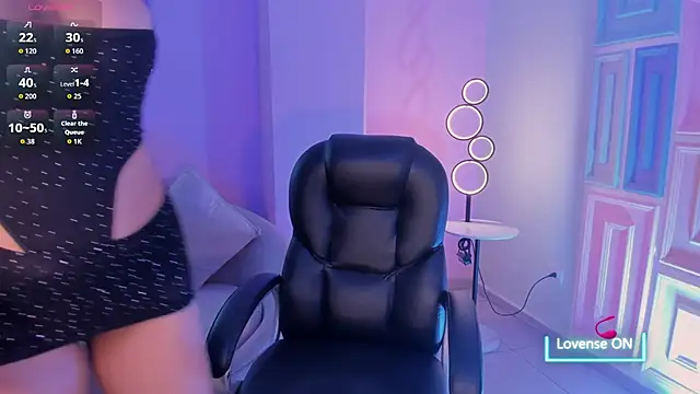 MaddisonLowe online show from November 28, 2025, 5:43 am