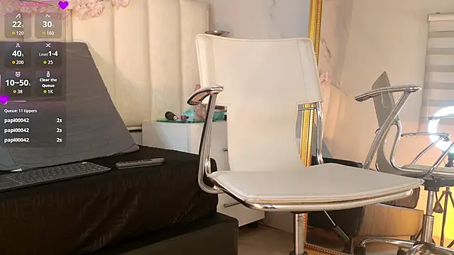 Snapshot of Mackenize chatting on September 9, 2025, 11:15 pm Mackenize online show from September 9, 2025, 11:15 pm