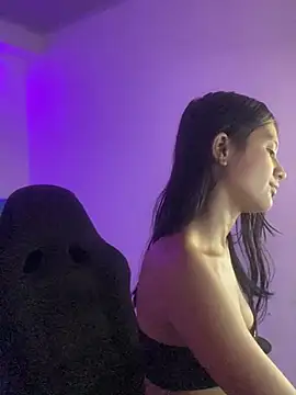  18 laura online show from December 29, 2024, 2:17 am