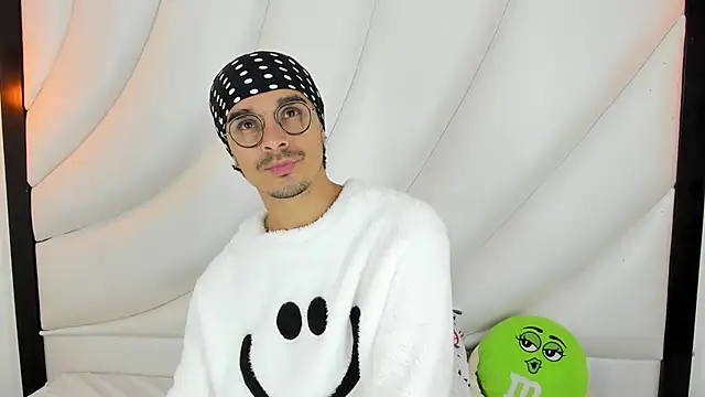 Hugo Coopers online show from March 5, 2025, 3:29 am