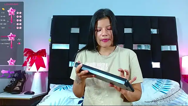 anto love  online show from February 6, 2025, 8:02 pm