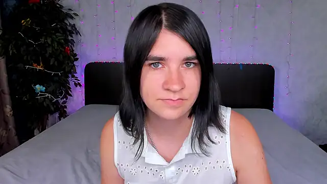  Polly Love  online show from September 9, 2025, 8:36 am