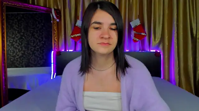  Polly Love  online show from December 15, 2025, 1:15 pm