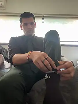 EstesEntey online show from April 30, 2026, 7:20 pm