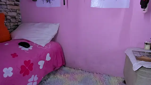 Snapshot of daphneandrade chatting on March 6, 2025, 3:45 pm daphneandrade online show from March 6, 2025, 3:45 pm