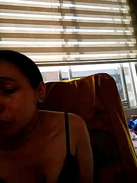 Snapshot of KimPielCanela chatting on November 12, 2025, 9:14 pm KimPielCanela online show from November 12, 2025, 9:14 pm