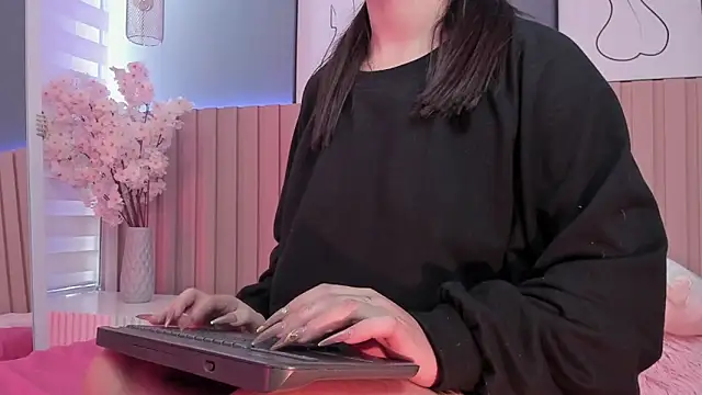 Megan mooree  online show from February 7, 2025, 3:41 pm