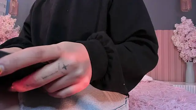 Megan mooree  online show from February 12, 2025, 12:01 pm