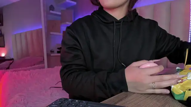 Megan mooree  online show from March 21, 2025, 11:55 am