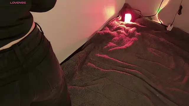 Megan mooree  online show from September 10, 2025, 12:16 pm