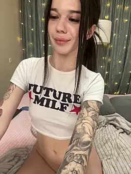 Snapshot of Vika_Gray chatting on February 19, 2025, 6:10 pm Vika Gray online show from February 19, 2025, 6:10 pm