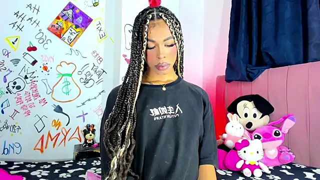 Snapshot of bloom444 chatting on March 4, 2026, 5:13 am bloom444 online show from March 4, 2026, 5:13 am