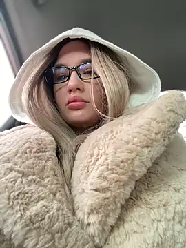 Holly Molii online show from January 12, 2025, 5:13 am