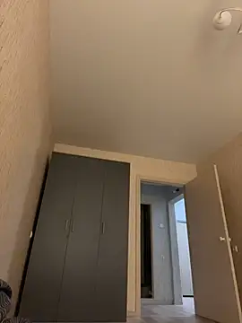 Holly Molii online show from April 18, 2026, 2:15 am