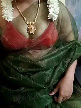 Snapshot of yourtamilcouple chatting on February 20, 2025, 5:51 pm yourtamilcouple online show from February 20, 2025, 5:51 pm