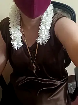 Snapshot of yourtamilcouple chatting on February 21, 2025, 6:48 pm yourtamilcouple online show from February 21, 2025, 6:48 pm