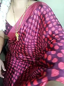 Snapshot of yourtamilcouple chatting on September 26, 2025, 12:42 pm yourtamilcouple online show from September 26, 2025, 12:42 pm