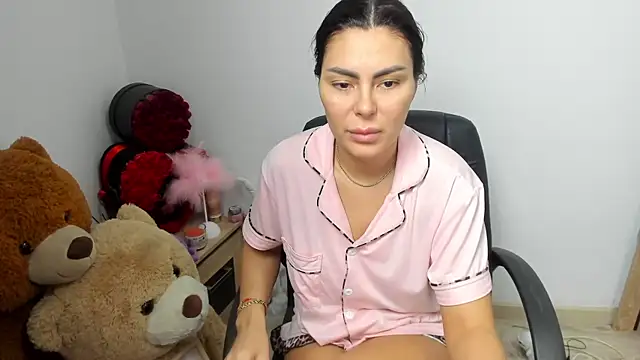 kilenyapatrice online show from March 3, 2026, 2:12 pm