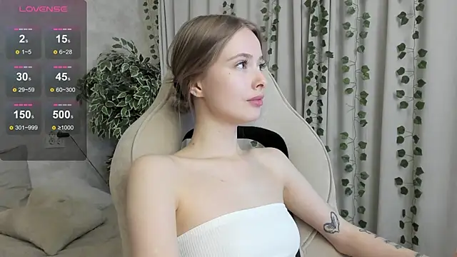 mell milles online show from November 6, 2025, 3:02 pm