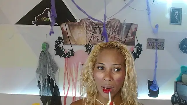 Snapshot of NatashaDormat chatting on October 20, 2025, 1:33 pm NatashaDormat online show from October 20, 2025, 1:33 pm
