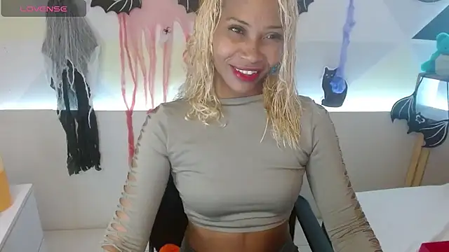 Snapshot of NatashaDormat chatting on October 22, 2025, 1:55 pm NatashaDormat online show from October 22, 2025, 1:55 pm