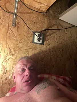 JakubW79 online show from March 12, 2025, 12:42 am