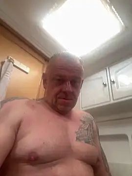 JakubW79 online show from April 15, 2026, 3:08 pm