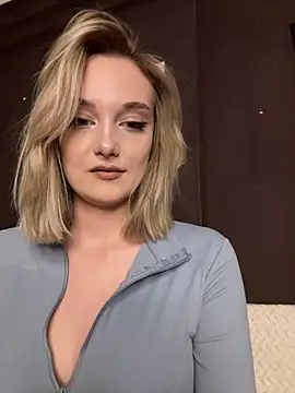 Snapshot of Alisa_Rise chatting on March 21, 2025, 10:06 pm Alisa Rise online show from March 21, 2025, 10:06 pm