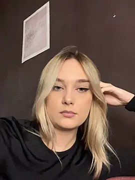 Snapshot of Alisa_Rise chatting on October 10, 2025, 3:33 pm Alisa Rise online show from October 10, 2025, 3:33 pm