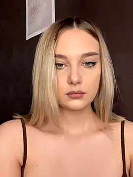 Snapshot of Alisa_Rise chatting on November 9, 2025, 11:19 am Alisa Rise online show from November 9, 2025, 11:19 am