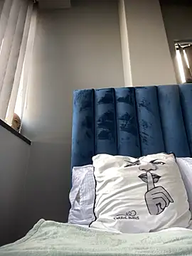 Curveysinaa online show from February 6, 2025, 5:35 am