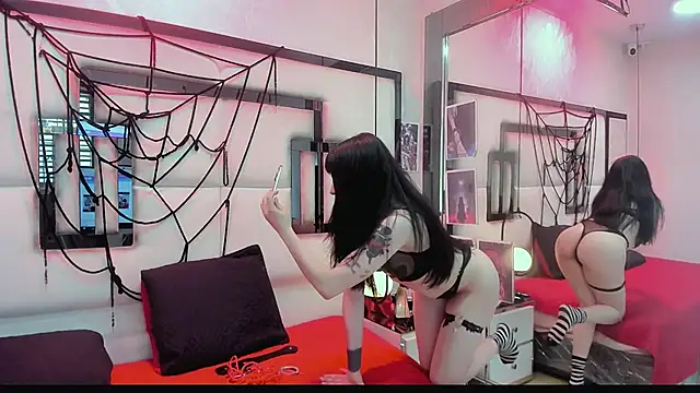 alixxon1 online show from March 24, 2026, 2:33 pm