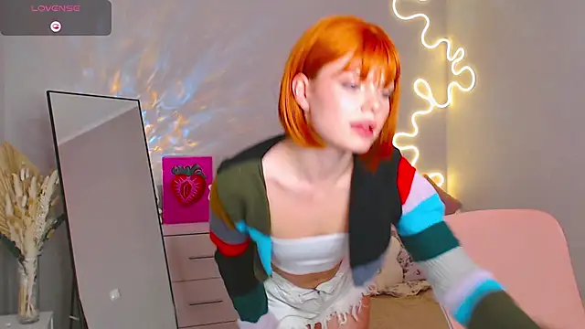 Red  Candy online show from February 24, 2025, 4:47 pm