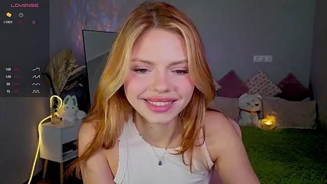 Red  Candy online show from September 14, 2025, 12:48 pm