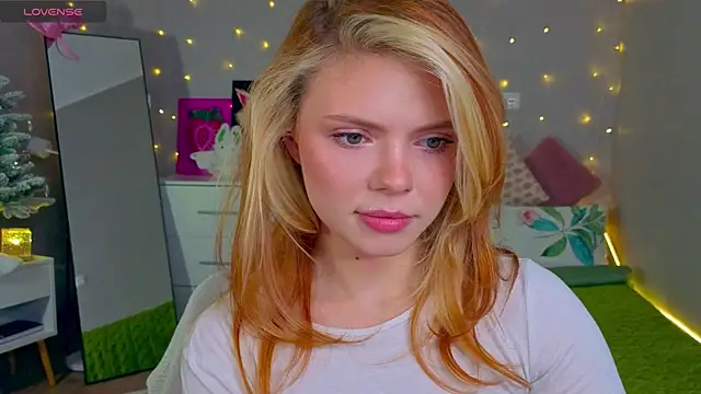 Red  Candy online show from December 17, 2025, 12:44 pm