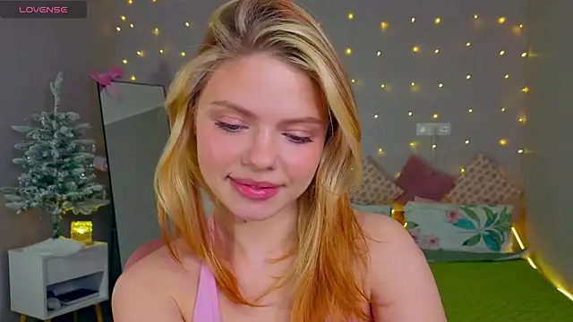 Red  Candy online show from December 21, 2025, 12:56 pm