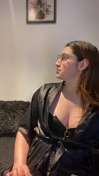 Snapshot of kamel-ayesha chatting on November 17, 2025, 4:13 pm kamel-ayesha online show from November 17, 2025, 4:13 pm