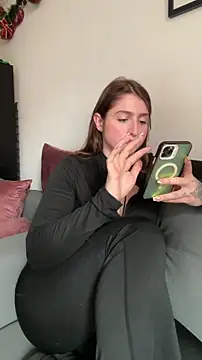 Snapshot of kamel-ayesha chatting on December 18, 2025, 2:45 pm kamel-ayesha online show from December 18, 2025, 2:45 pm