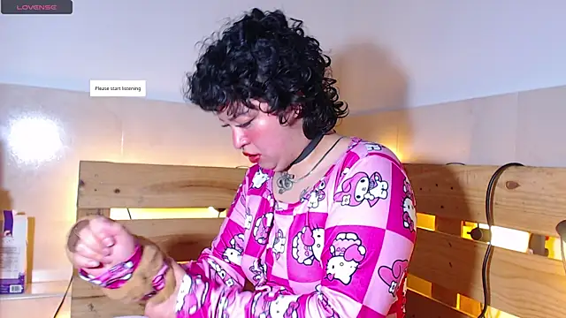 Bitsy Messy online show from December 22, 2025, 5:37 am