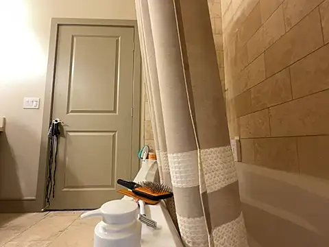 Snapshot of GoddessNih chatting on December 14, 2024, 8:18 pm GoddessNih online show from December 14, 2024, 8:18 pm