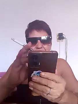 Snapshot of Ely_Elenita chatting on September 11, 2025, 6:57 am Ely Elenita online show from September 11, 2025, 6:57 am