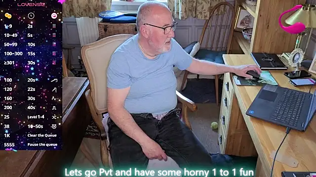 Snapshot of Adamdaddybear chatting on May 24, 2026, 12:54 pm Adamdaddybear online show from May 24, 2026, 12:54 pm