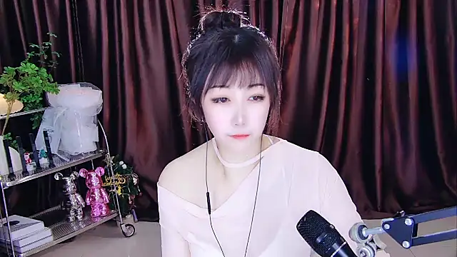 Snapshot of xiaoya666--baby chatting on February 22, 2025, 2:19 pm xiaoya666--baby online show from February 22, 2025, 2:19 pm