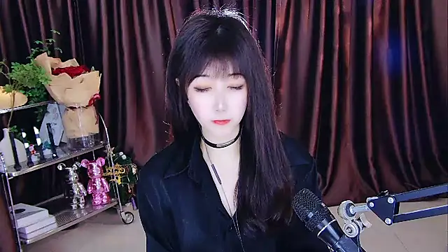 Snapshot of xiaoya666--baby chatting on February 27, 2025, 2:32 pm xiaoya666--baby online show from February 27, 2025, 2:32 pm