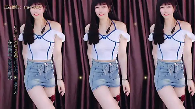 Snapshot of xiaoya666--baby chatting on March 21, 2025, 5:45 pm xiaoya666--baby online show from March 21, 2025, 5:45 pm
