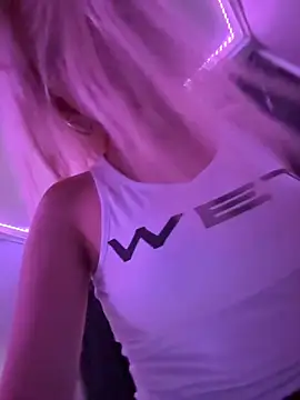 XMelissaX online show from September 11, 2025, 7:25 pm