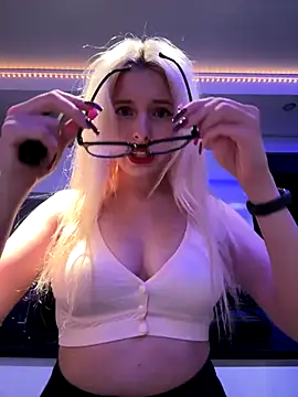 XMelissaX online show from October 3, 2025, 9:23 pm