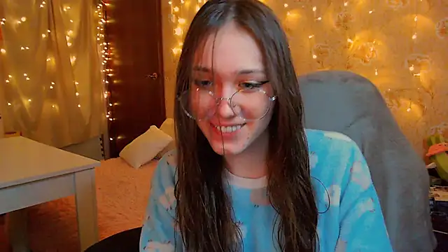 fluffy kitty  online show from January 9, 2026, 9:49 pm