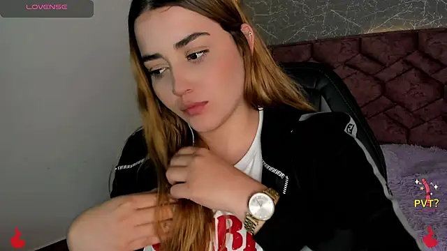 Snapshot of Lucia_star__ chatting on January 2, 2025, 7:29 pm Lucia star   online show from January 2, 2025, 7:29 pm